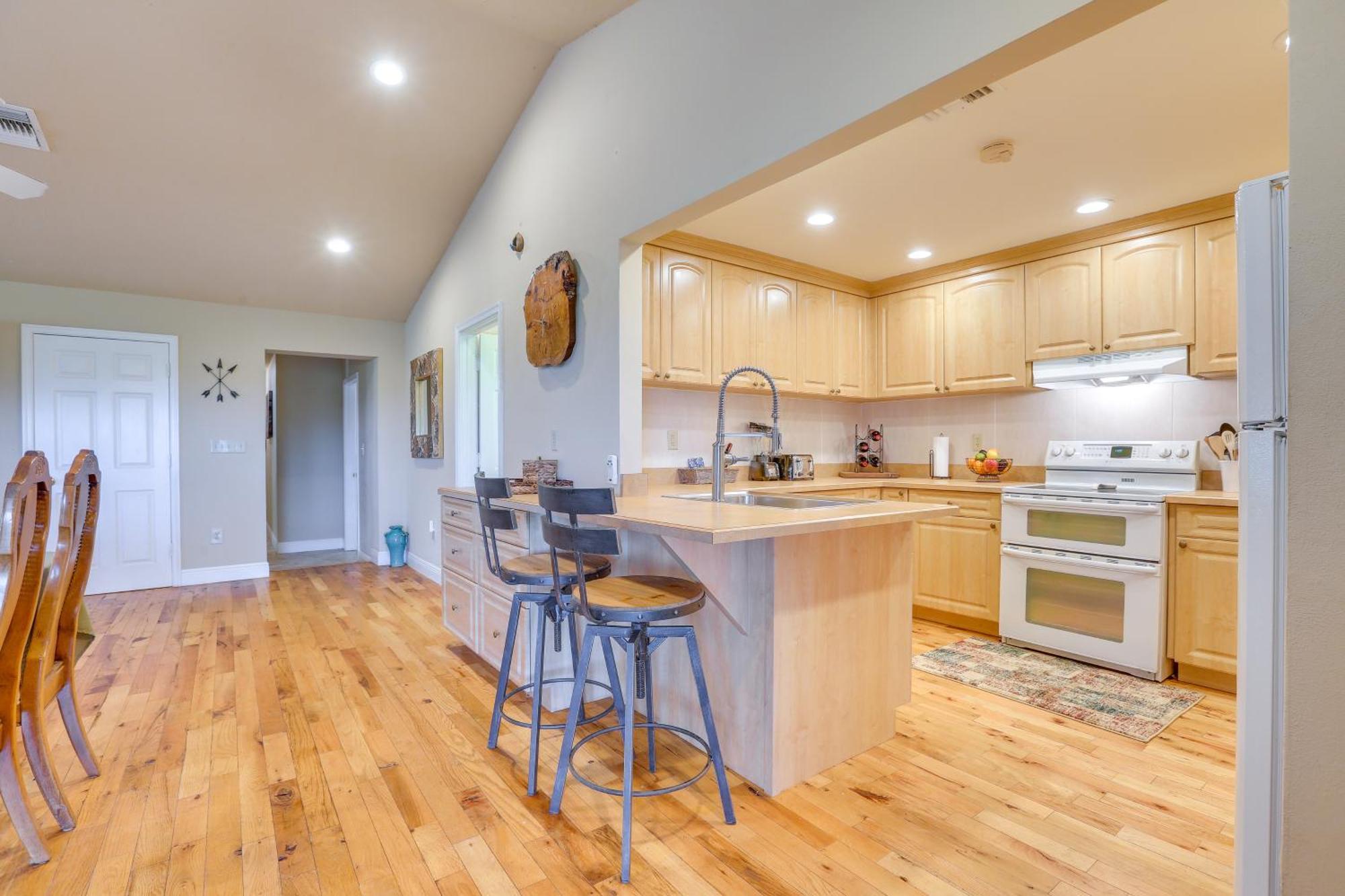 Lush Lorida Home On Lake Istokpoga Sebring Exteriör bild